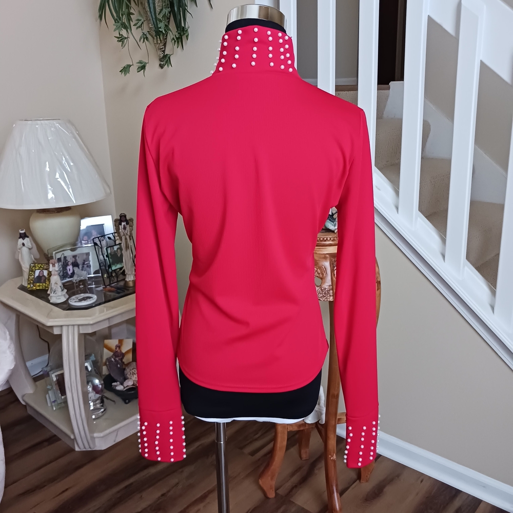 💋💋Red Turtleneck Top with Faux Pearl Collar and Cuffs NWOT *See Measurement* - Picture 2 of 14